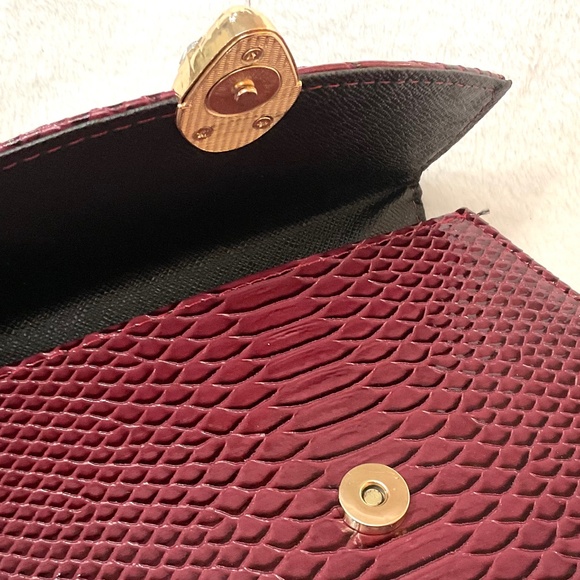 Wine Burgundy Faux Fur and Snakeskin Top Handle Handbag with shoulder strap - Picture 3 of 16